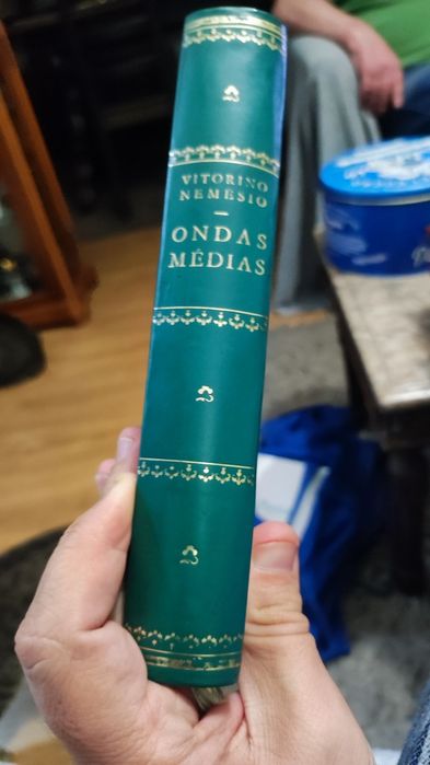Ondas Médias por Vitorino Nemésio