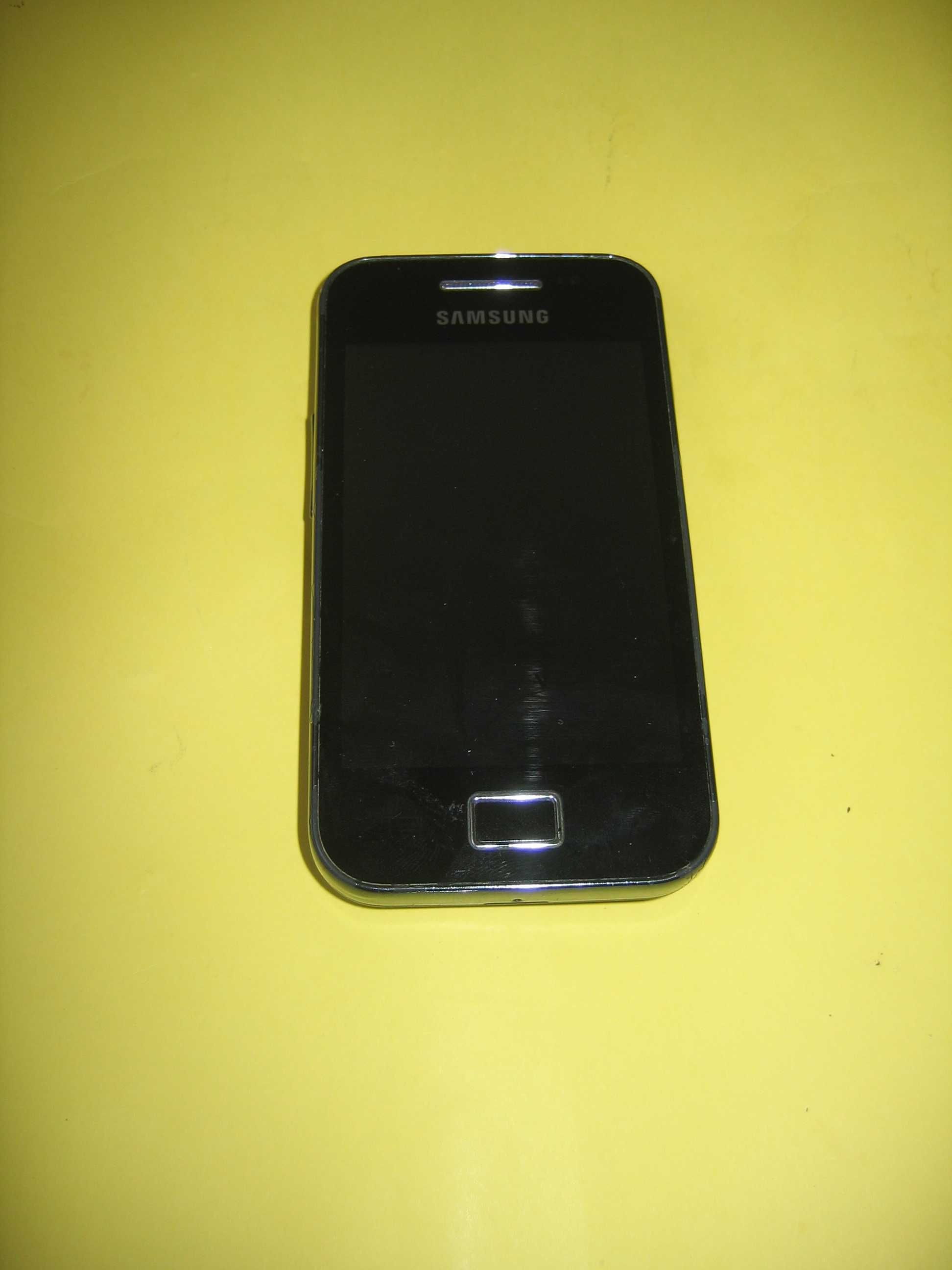 Samsung Galaxy Ace GT-S5830 3,5" + ładowarka - stan bardzo dobry
