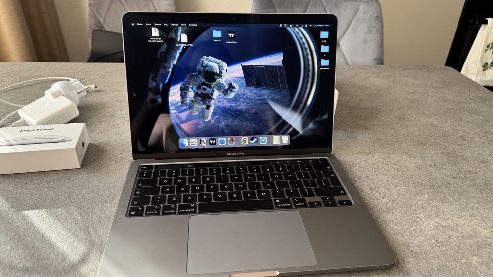 Продам Macbook Pro M1 13 2021 8gb 256 + Magic Mouse2