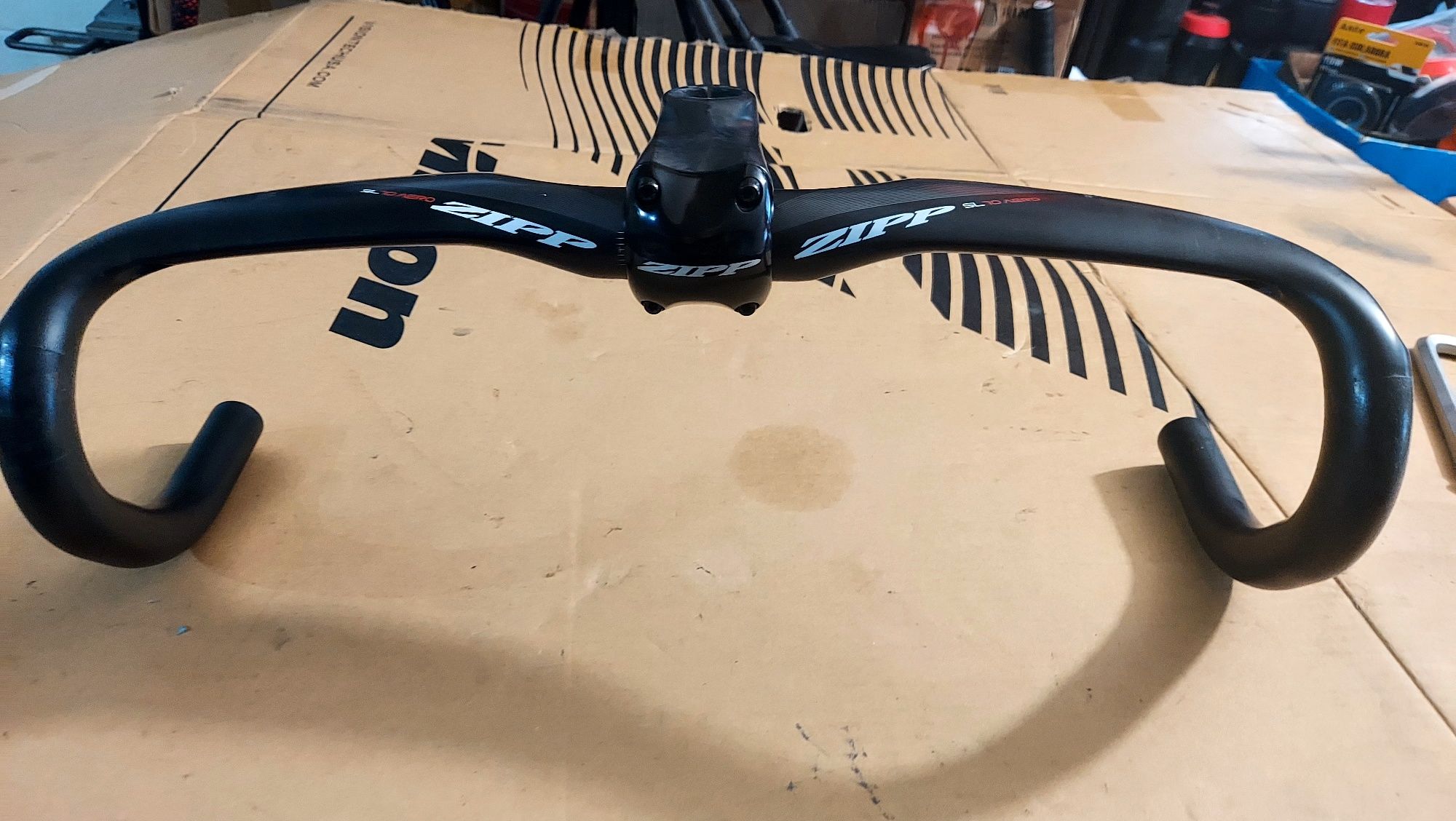 Guiador e avanço Zipp carbono