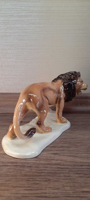 Статуэтка " Лев " керамика Германия.Смотрите все мои объявления!