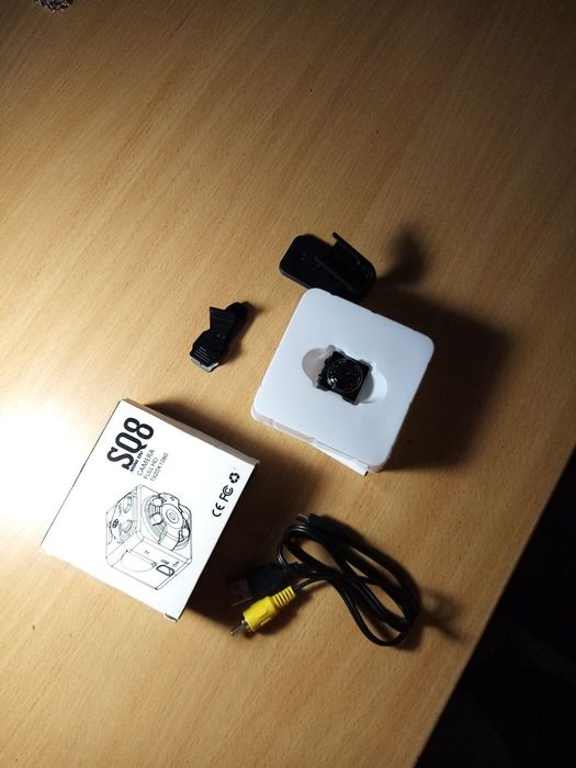 Мини камеры SQ8 к ней требуется карта памяти