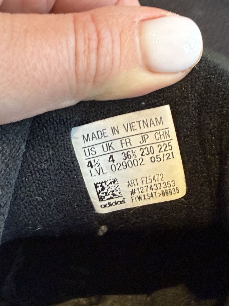 Демисезонные зимние ботинки кроссовки Adidas