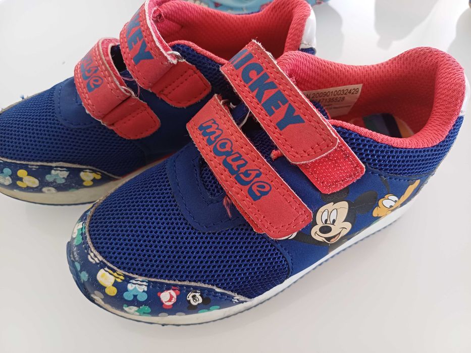 Sapatilhas Mickey tamanho 26 em bom estado