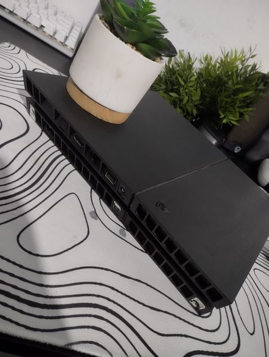 sprzedam PlayStation 4 fat