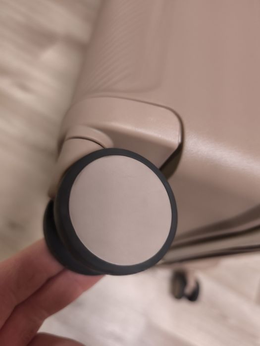 Чемодан большой, валіза великого розміру, валіза на колесах,