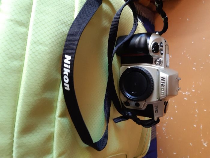 Máquina Fotográfica Analógica F60