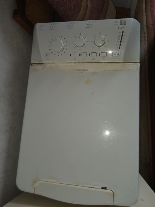 Стиральная машинка Hotpoin aristot