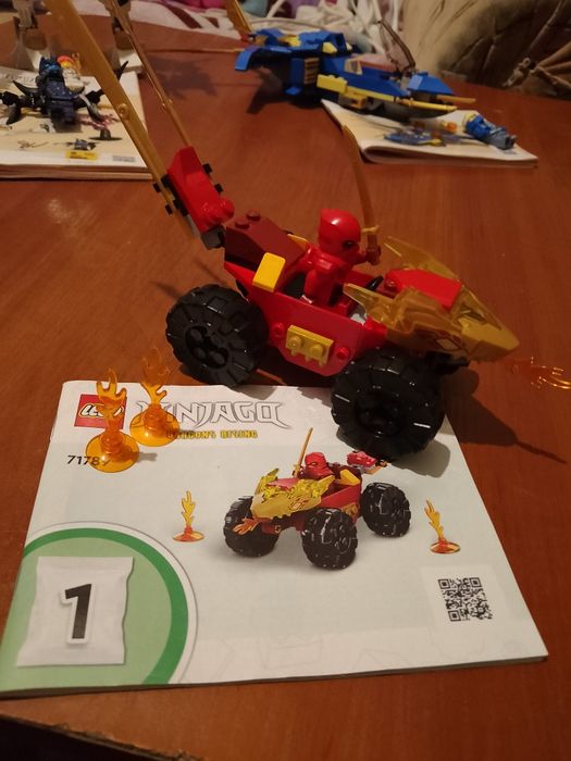 Конструктор Lego Ninjago Кай та Рас: Битва на машині та мотоциклі