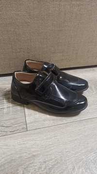 Новые Чорные лаковые туфли Tom.m 29 размер