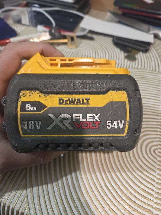 Dewalt xrflex volt 54v 6ah 24рік акумулятор справний