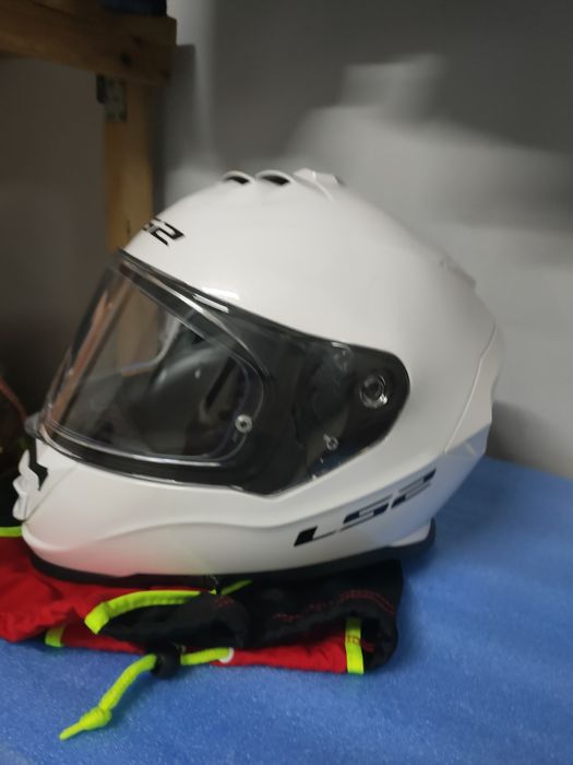 Vendo como novo Ls2 FF800 tamanho M