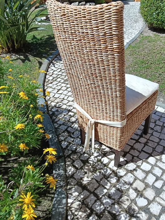 4 cadeiras em palhinha