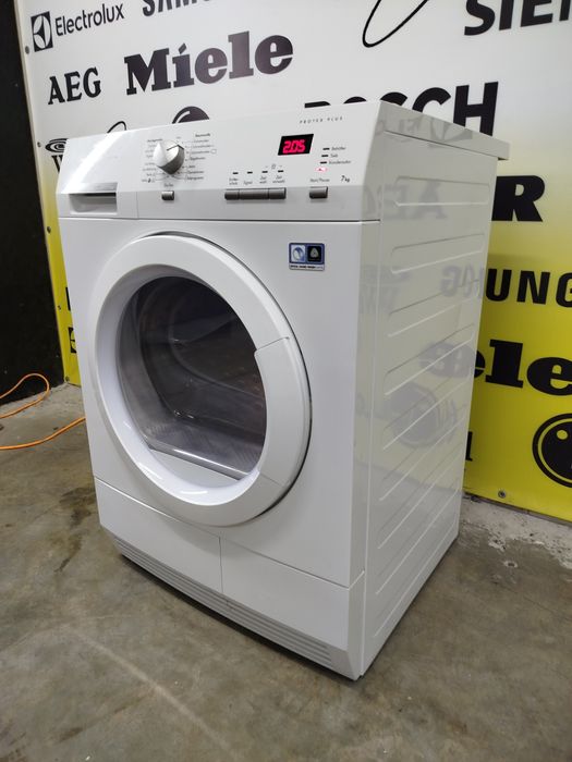 Сушка для одягу фірми AEG, модель T66770IH4