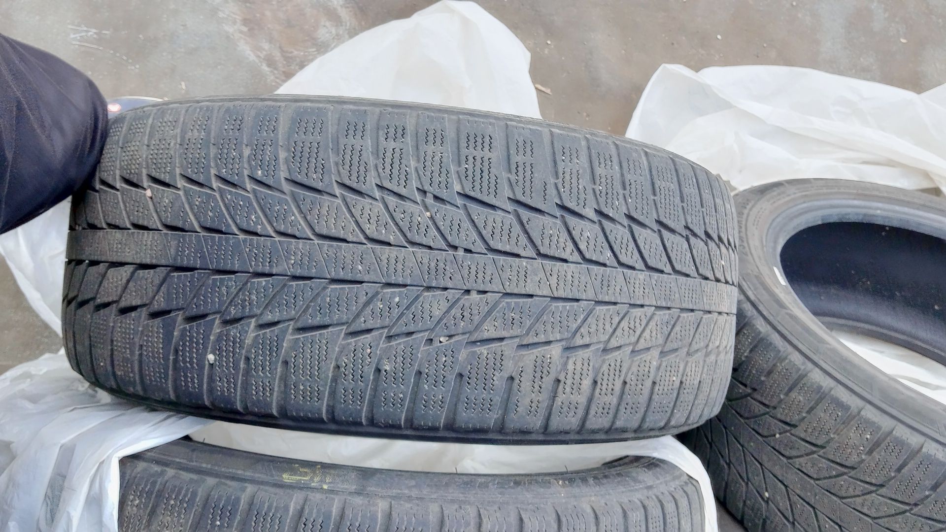 Зимния резина Triangle Snowlink 235/45 R18 4шт