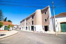 ** Liberty Villas – Espectacular Moradia De Construção Nova – Fração B