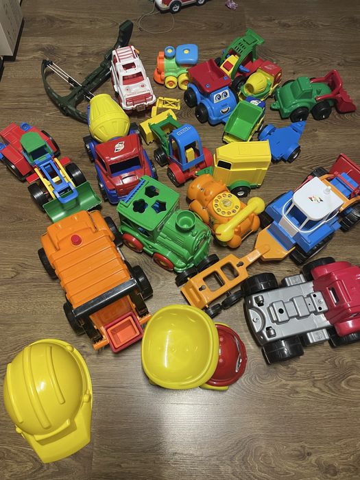 Іграшки  дитячі