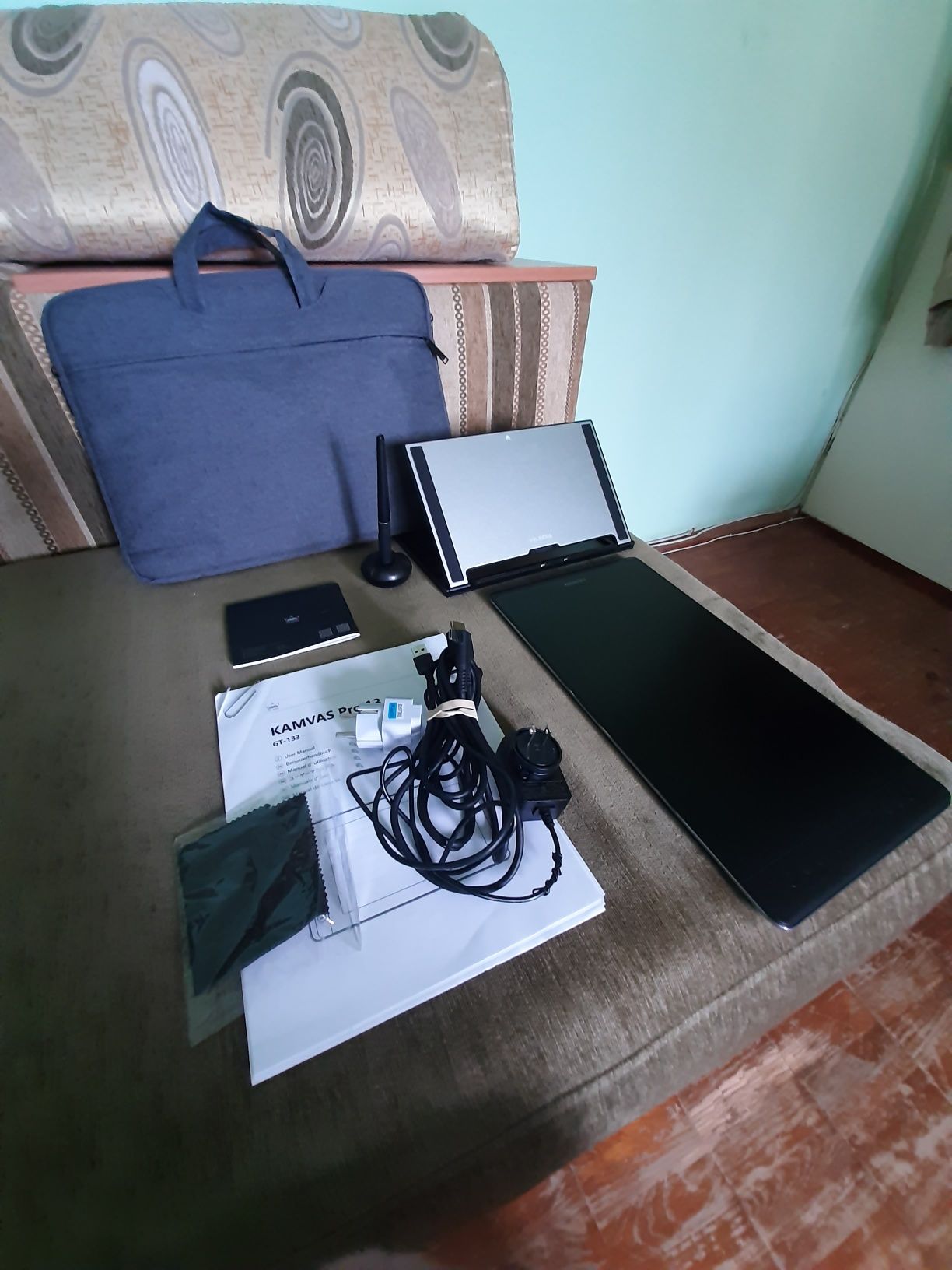 Графічний планшет Huion Kanvas Pro 13