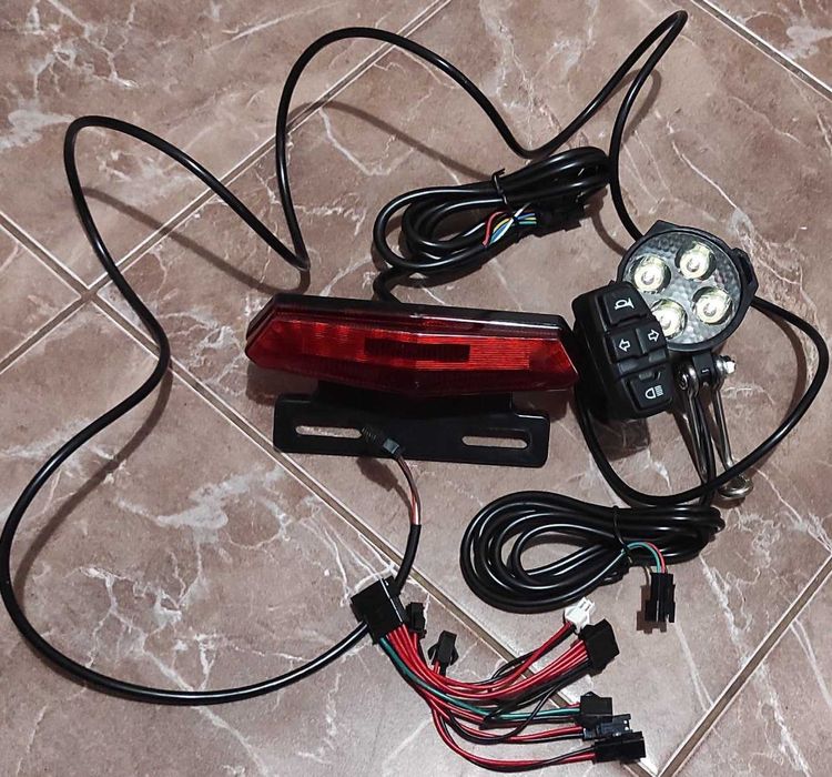 Фара задня+передня з поворотами стопом габаритом и сигнал кнопка DK336