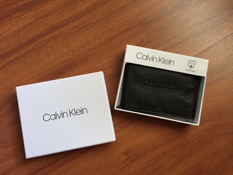 Carteira Calvin Klein (em Pele)
