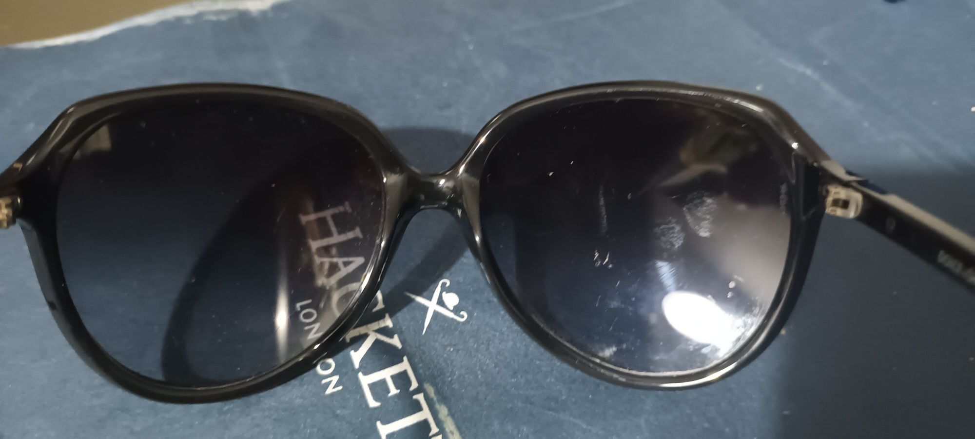 DOLCE & GABBANA - DG 8086
Quadrado
FRAME COLOR
Mate Havana Sobre Doura