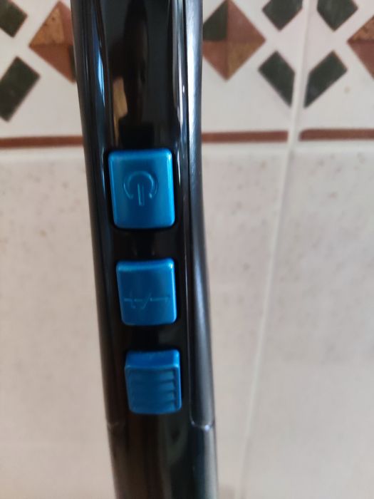 Aspirador vertical dobrável