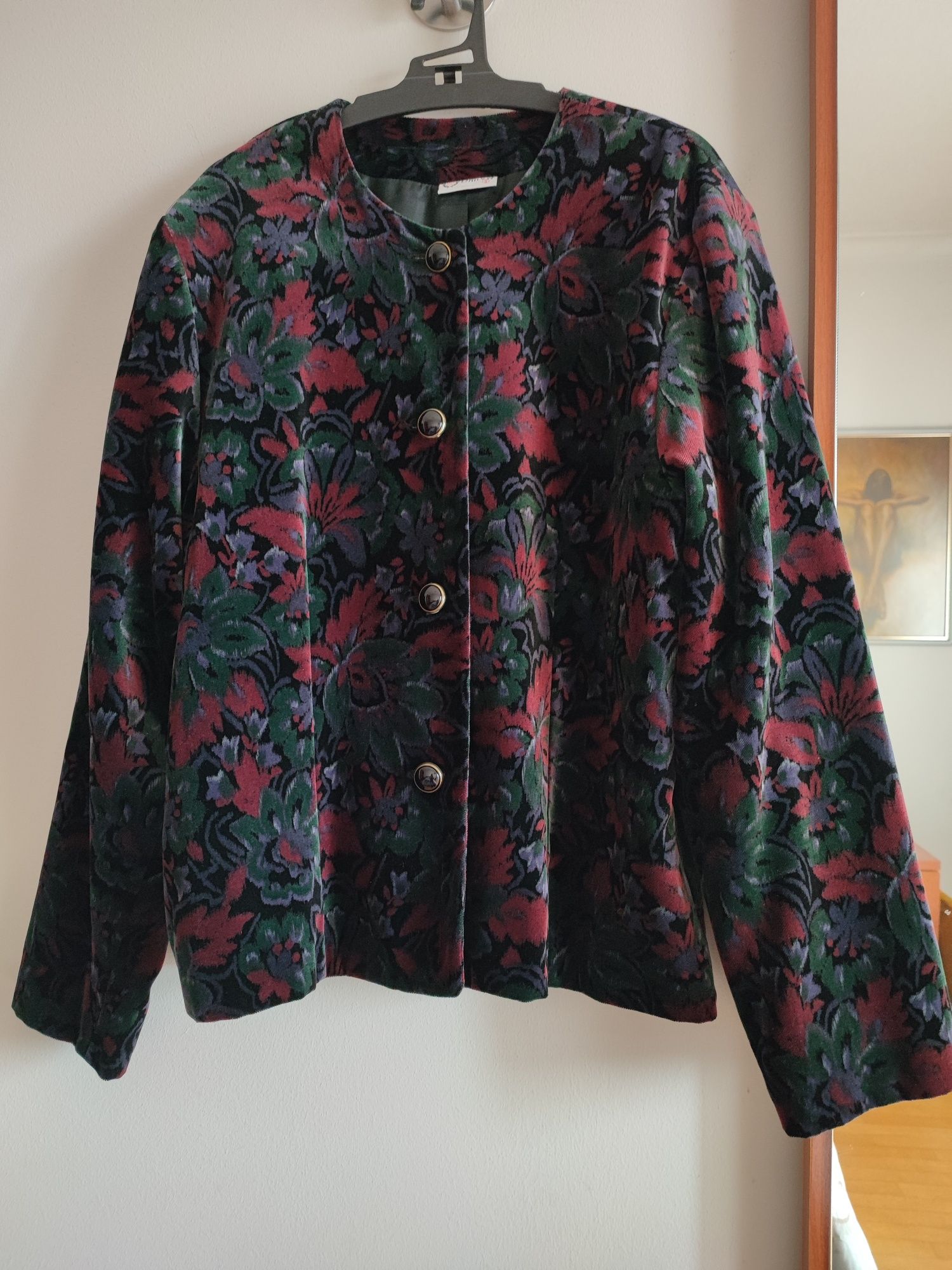 Casaco modelo bolero
