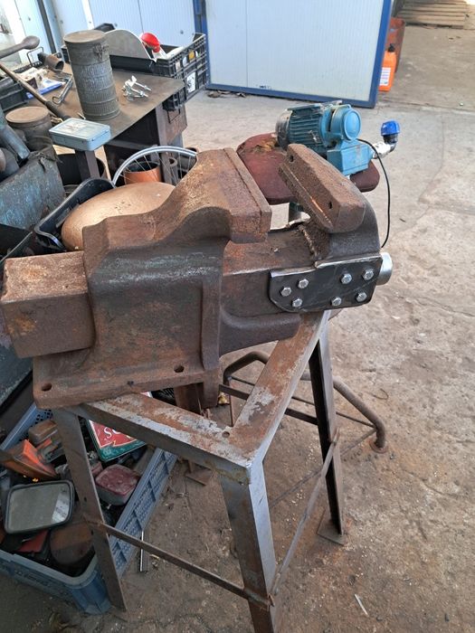 Wyprzedaż  garażowa imadła