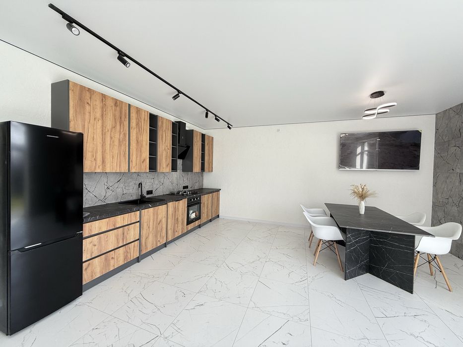 Продам 2поверховий будинок в селі Лисогора 5хв від Вінниці Якушинці