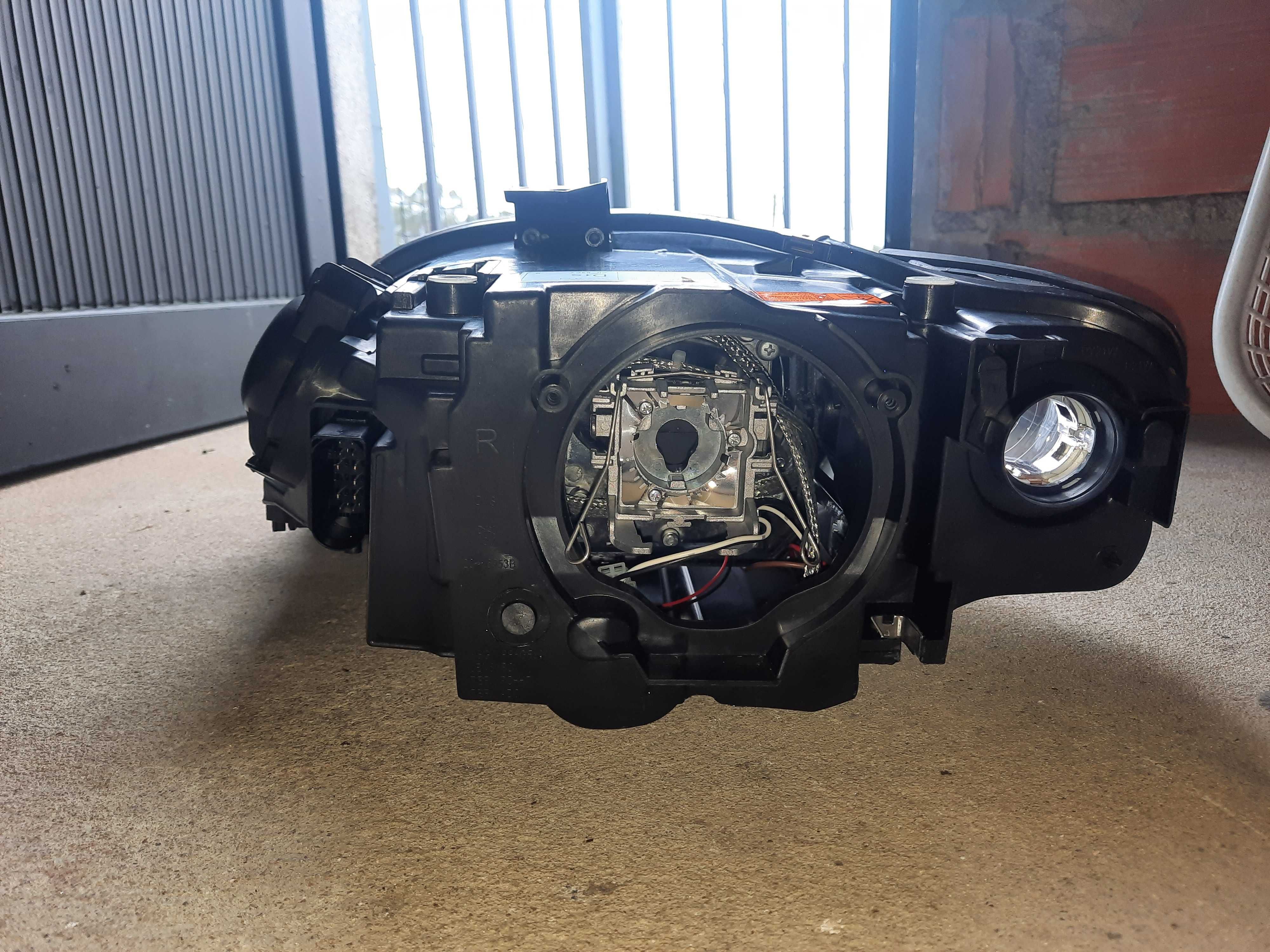Farol xenon audi a4 b7
