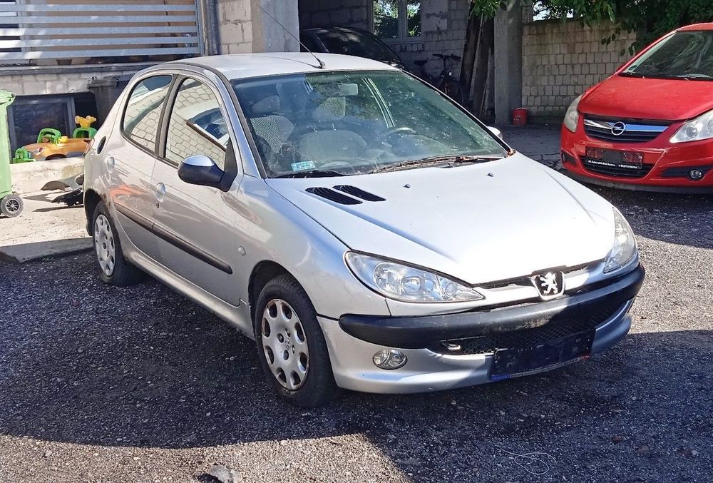 Na części Peugeot 206 1.4 8V lakier EZRC silnik KFW skrzynia biegów 20CP09