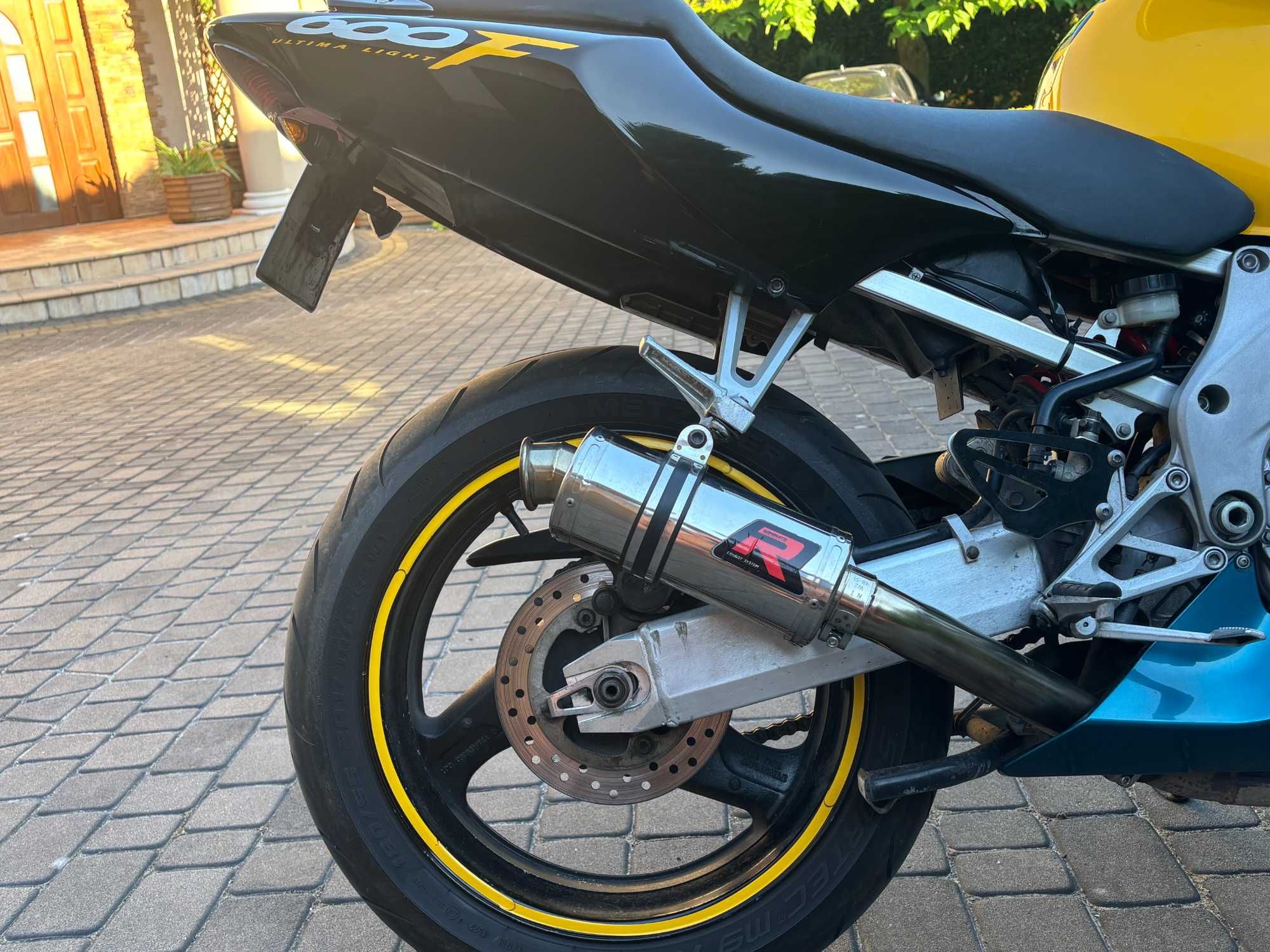 Honda CBR F4 na kat. A2.