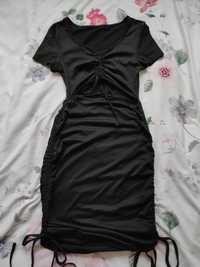 Czarna mała sukienka