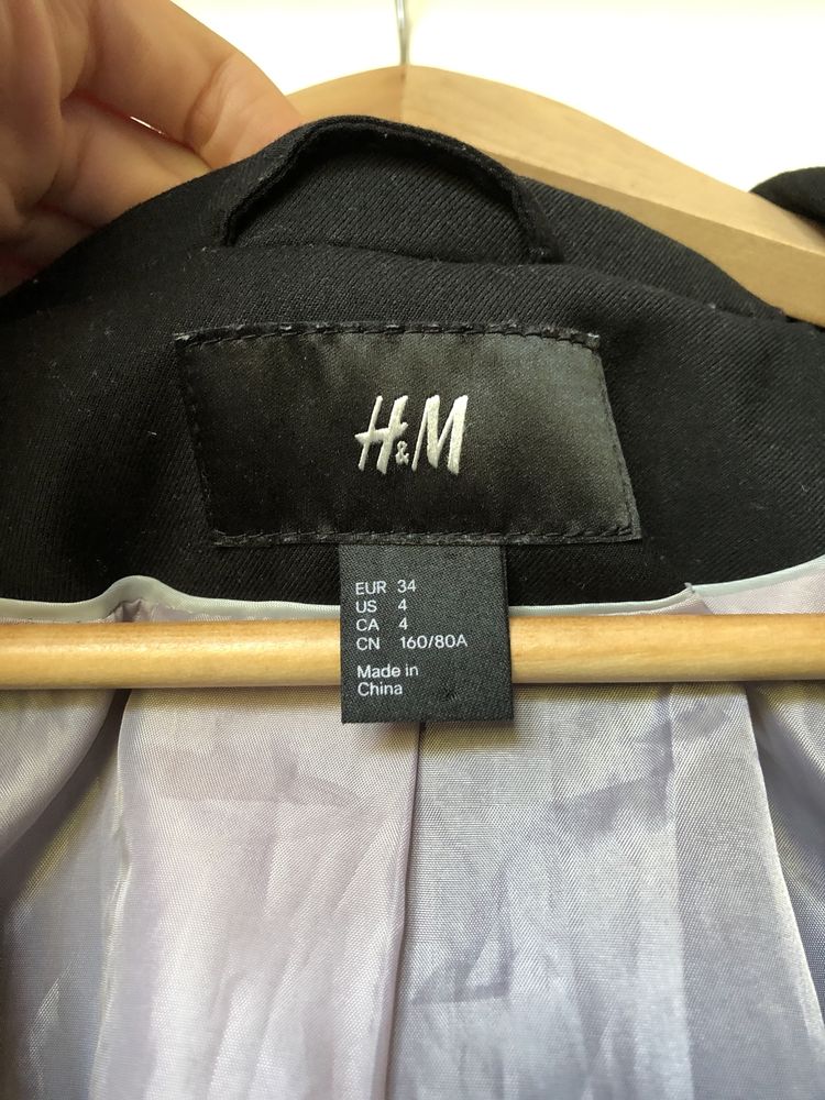 Czarna marynarka H&M