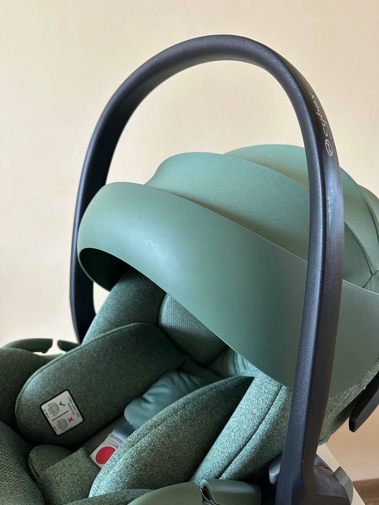 Cybex Cloud T Plus Leaf Green автокрісло розкладне