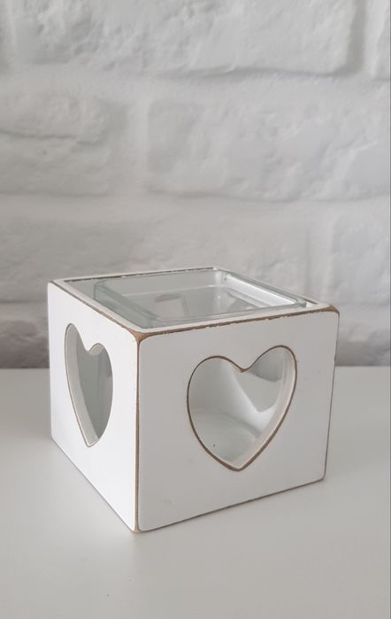 Śliczny biały lampion