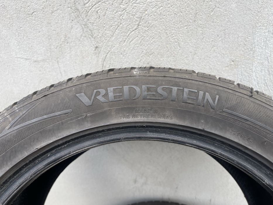 Резина Зима б/у Vredestein 235/45R17