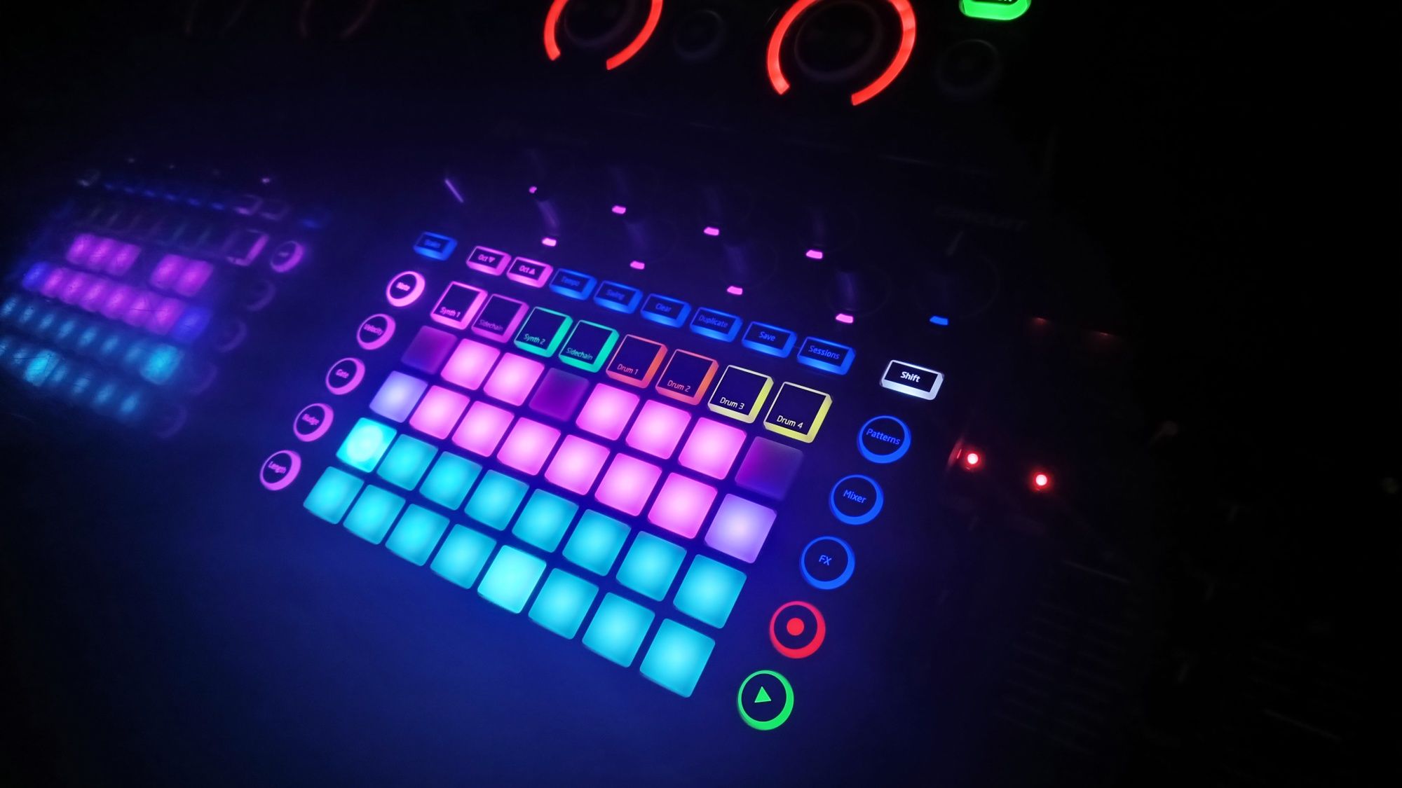 Novation Circuit - groovebox, synth, повний комплект