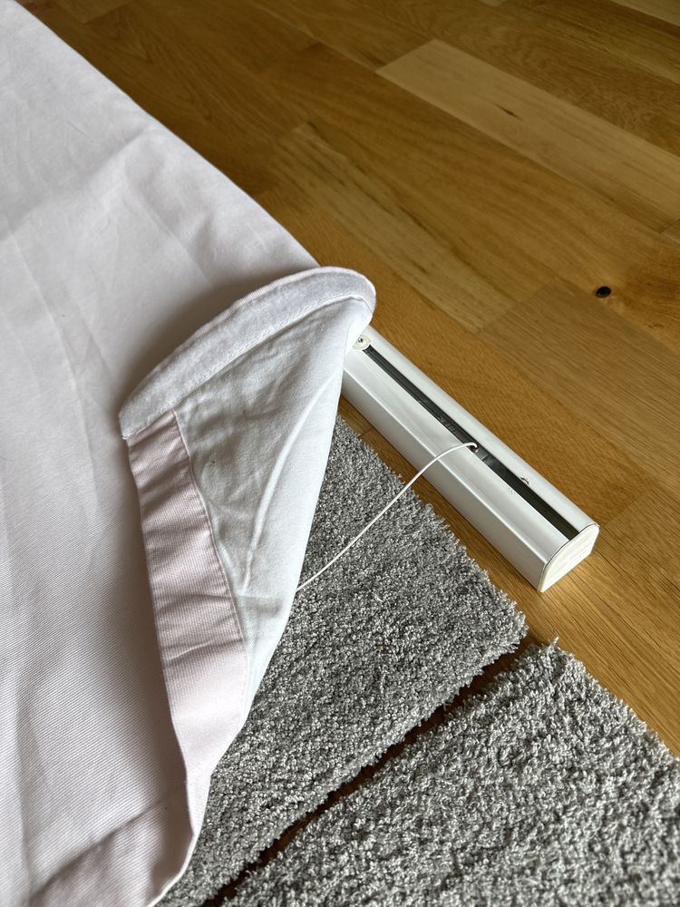 Roleta rzymska bawelna gruba biala lekko ròżowa 125cmx185cm