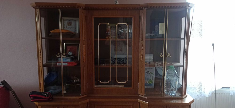 Sprzedam drewnianą meblościankę