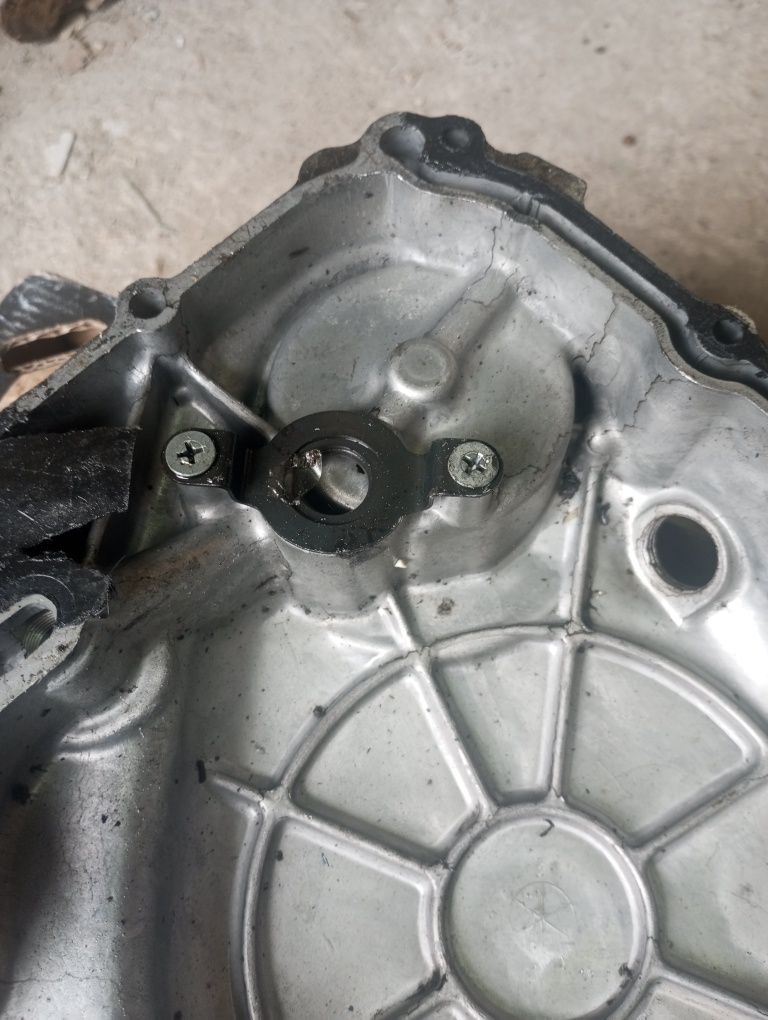 Dekiel kapa pokrywa silnika misa olejowa silnik Suzuki GN 250 GZ 1.258