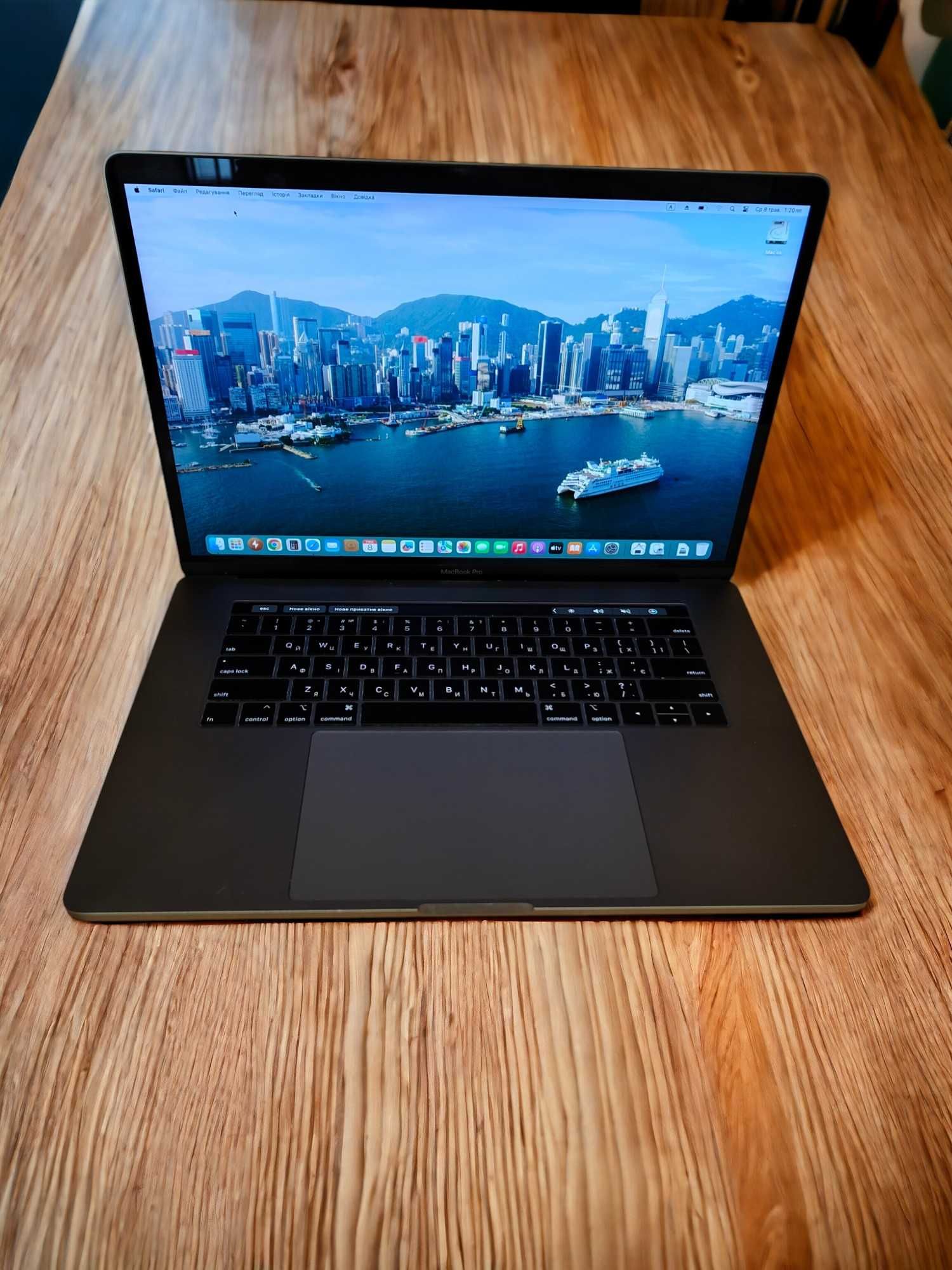 Ноутбук Apple MacBook Pro A1990 2018 15" i7|16 GB | 512 | Radeon | MDM