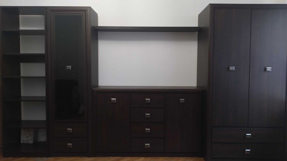 Komplet mebli: regał, witryna, szafka RTV, komoda, szafa