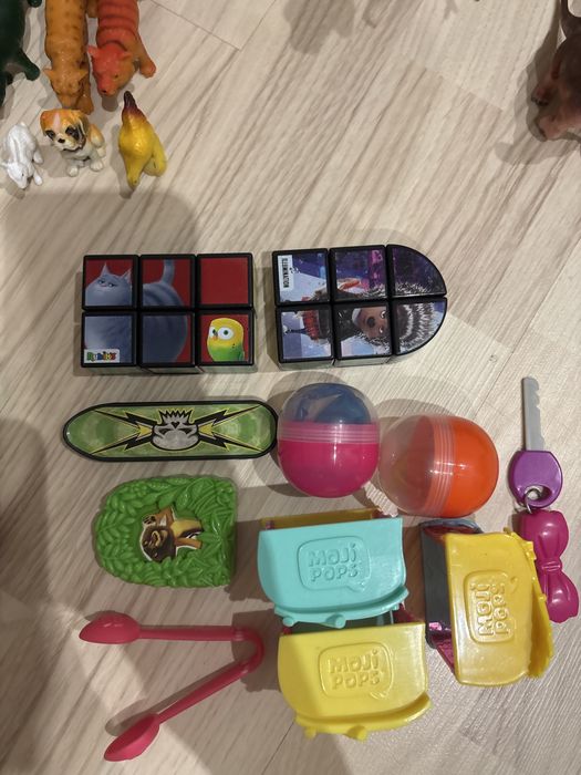 (OKAZJA!!)sprzedam MIX 155 zabawek.