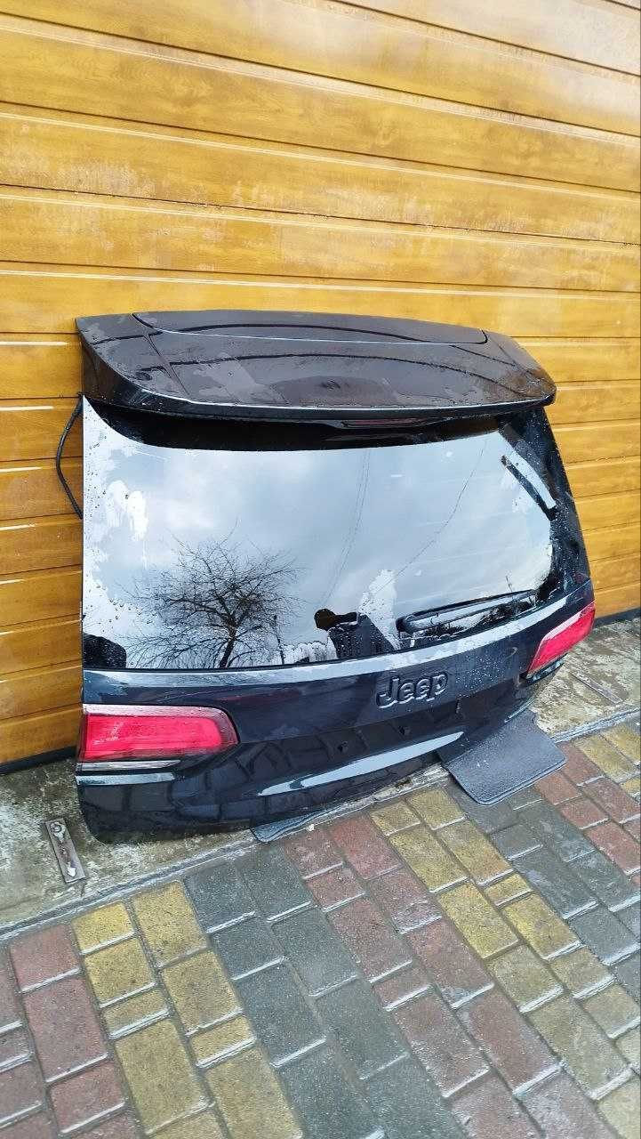 Кришка багажника Jeep Grand Cherokee wk2 ескейп куга