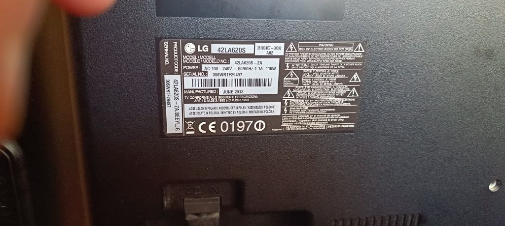 Продам телевізор LG 42LA620S на запчастини