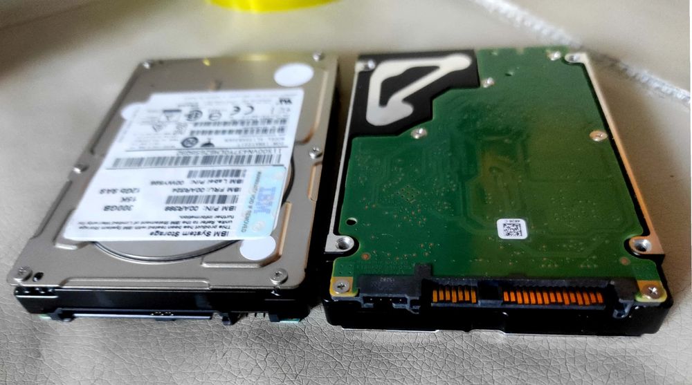 Серверні диски SAS, 2'5" 300Gb, 15К, 12Gbps!
