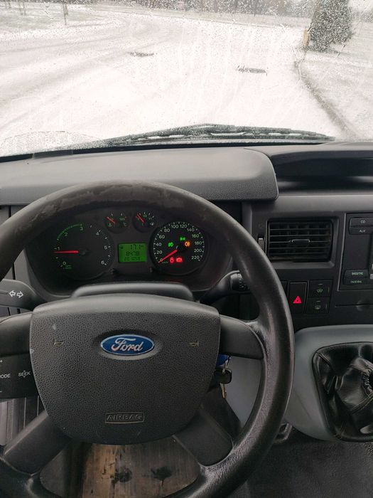 Ford Transit 2.2  9 osób ZDROWY!!!