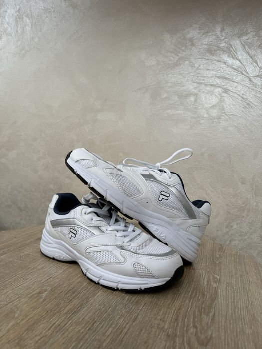 Кросівки розмір 40-41