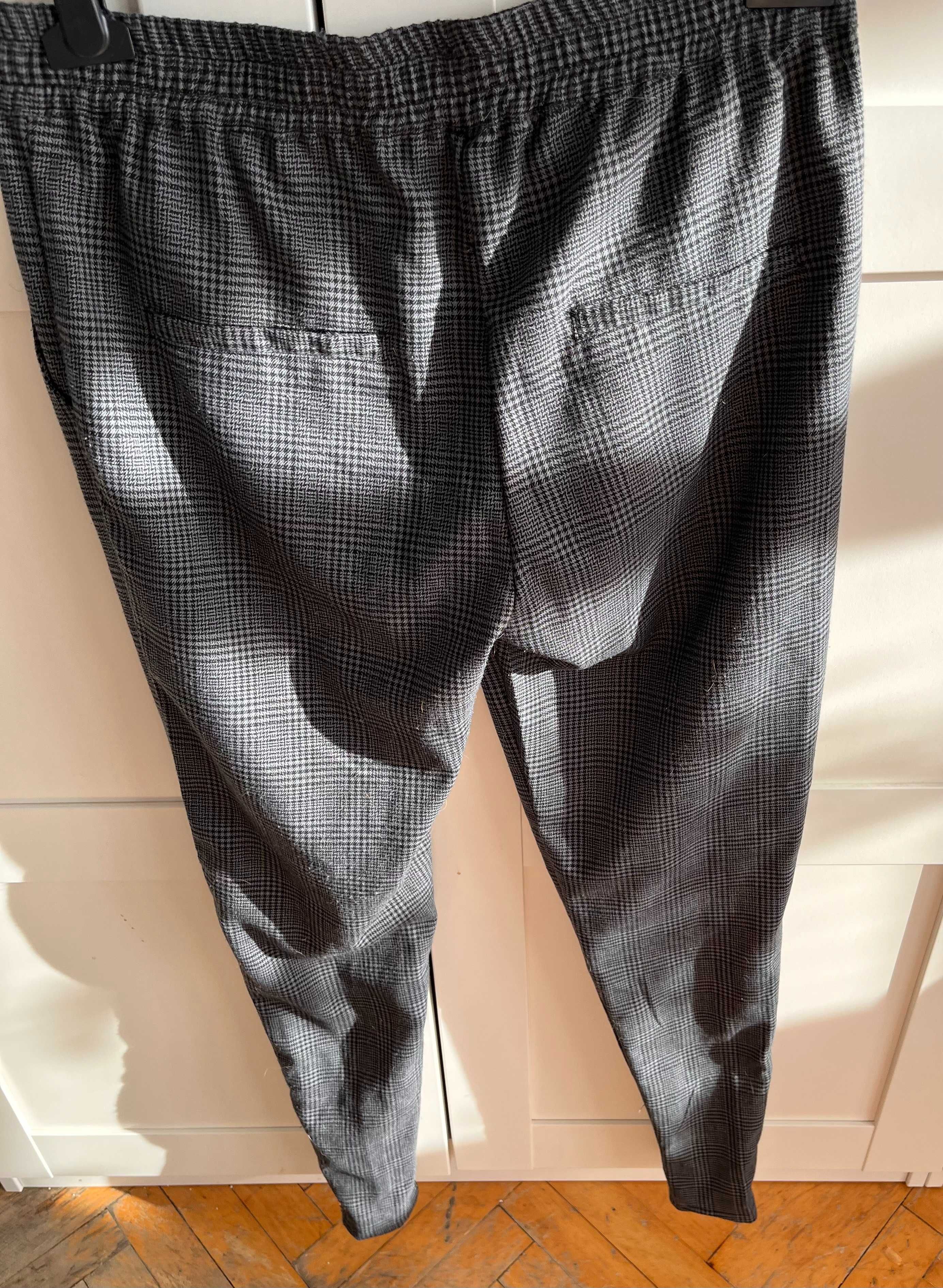 Spodnie joggery eleganckie na gumce szare kratka S 36 Amisu
